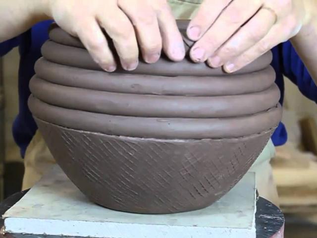 making a clay pot