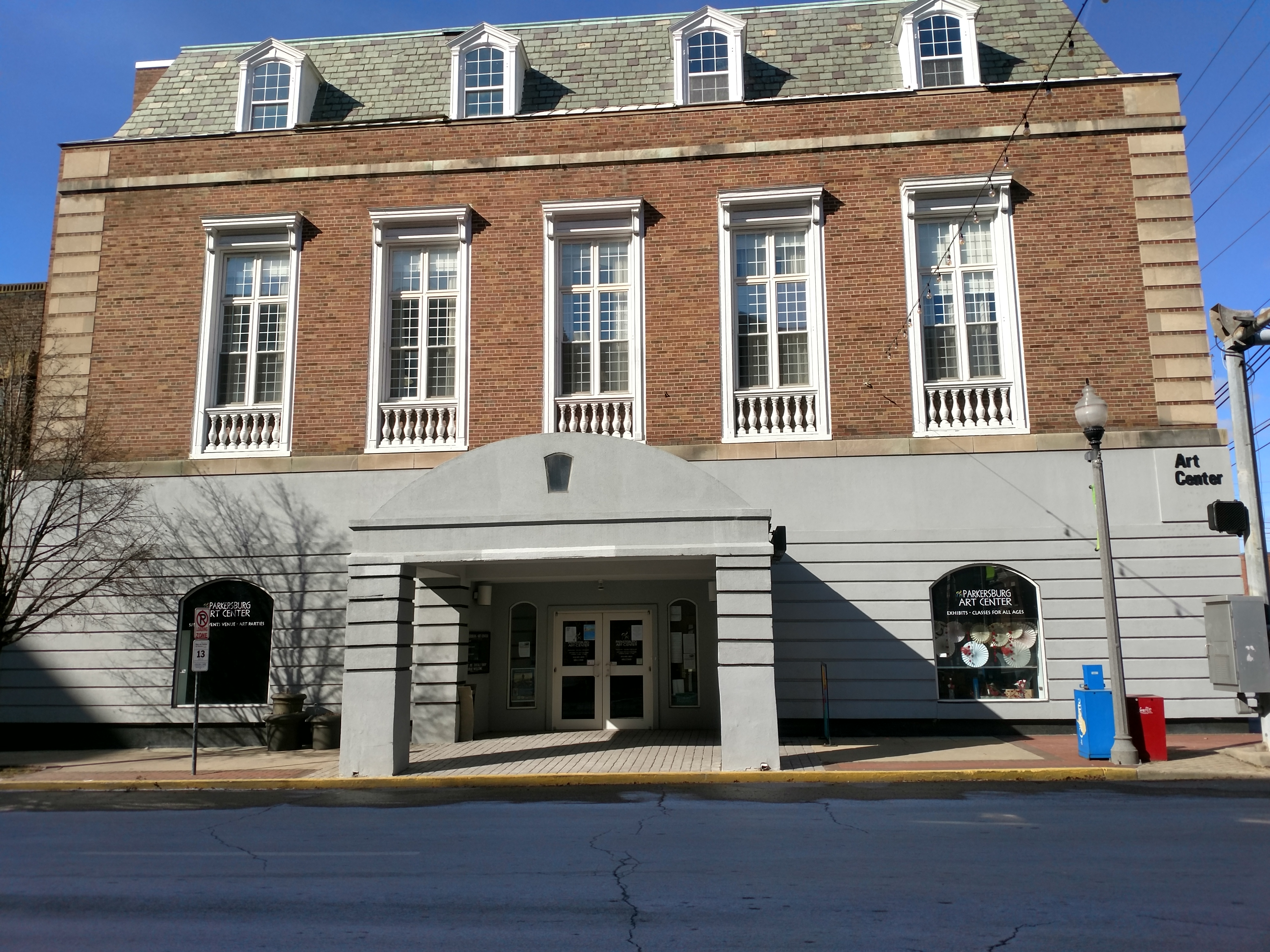 Parkersburg Art Center building