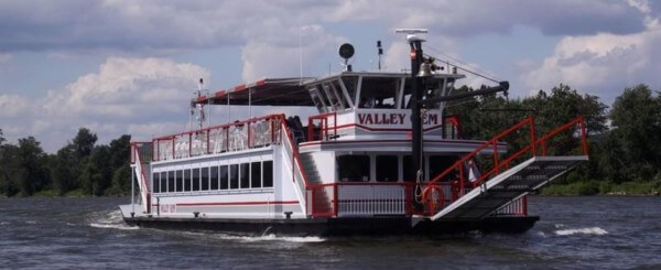 Sternwheeler on the river